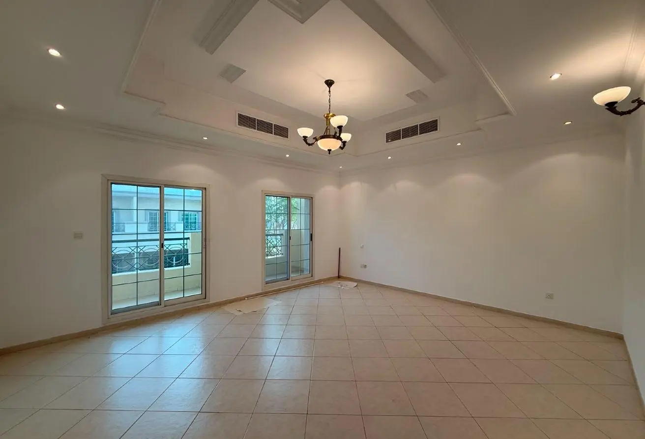 4 Bedroom Villa for Rent in Umm Suqeim 2