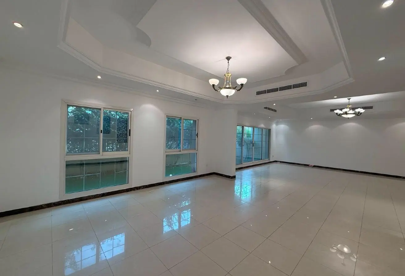 4 Bedroom Villa for Rent in Umm Suqeim 2