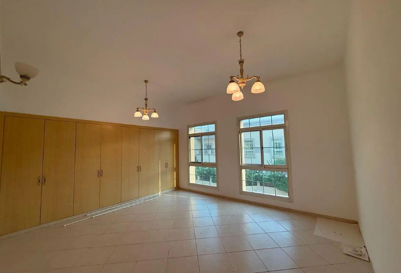 4 Bedroom Villa for Rent in Umm Suqeim 2