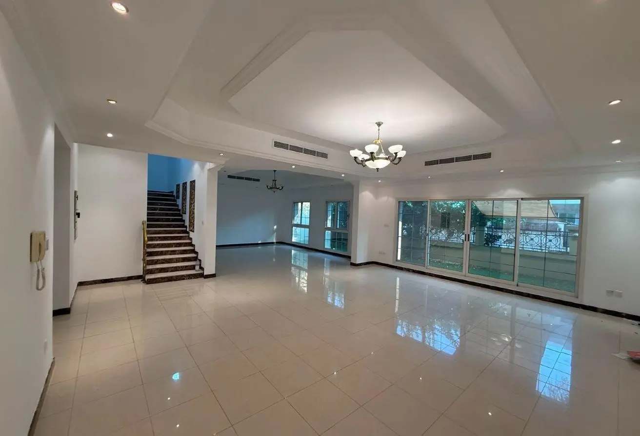4 Bedroom Villa for Rent in Umm Suqeim 2