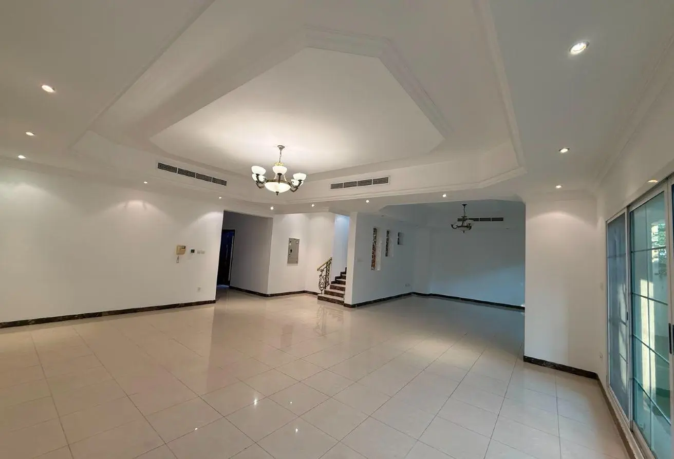 4 Bedroom Villa for Rent in Umm Suqeim 2