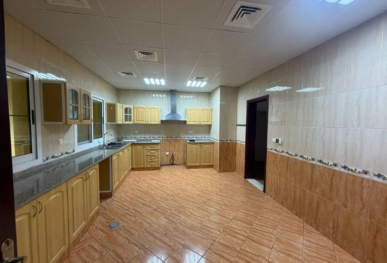 4 Bedroom Villa for Rent in Umm Suqeim 2