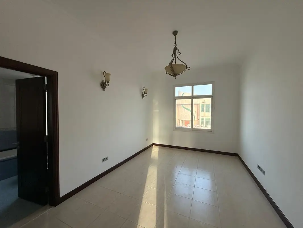 4 Bedroom Villa for Rent in Umm Suqeim
