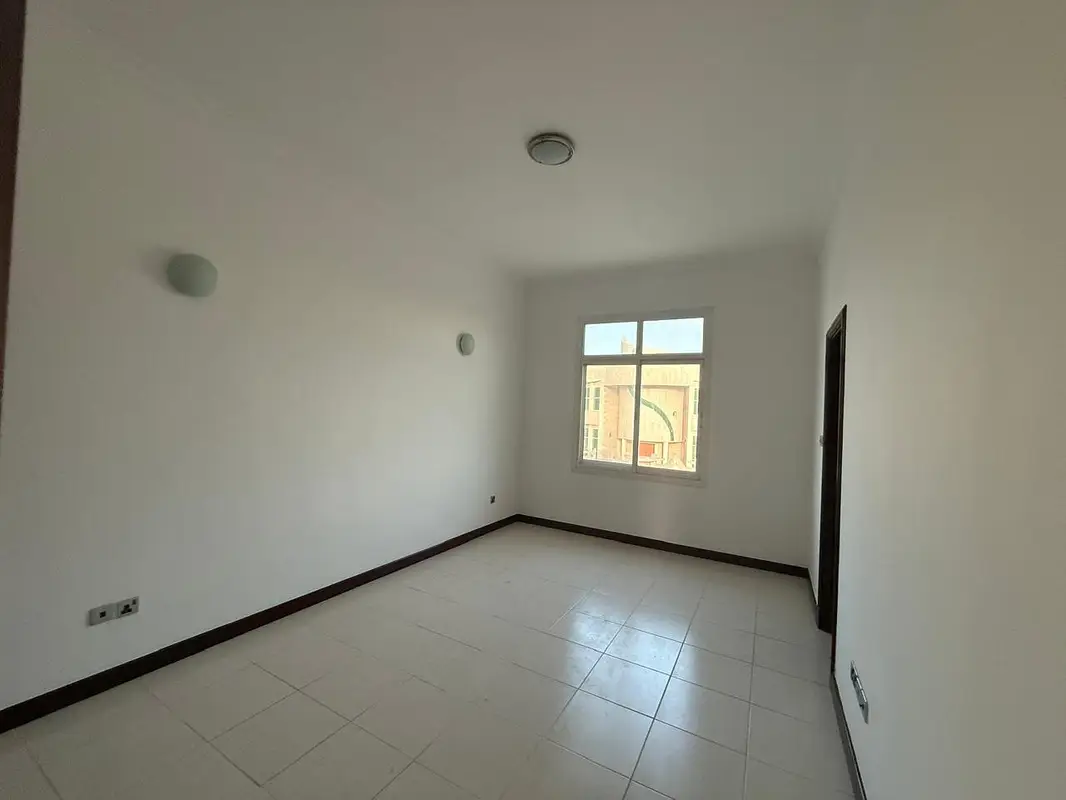4 Bedroom Villa for Rent in Umm Suqeim