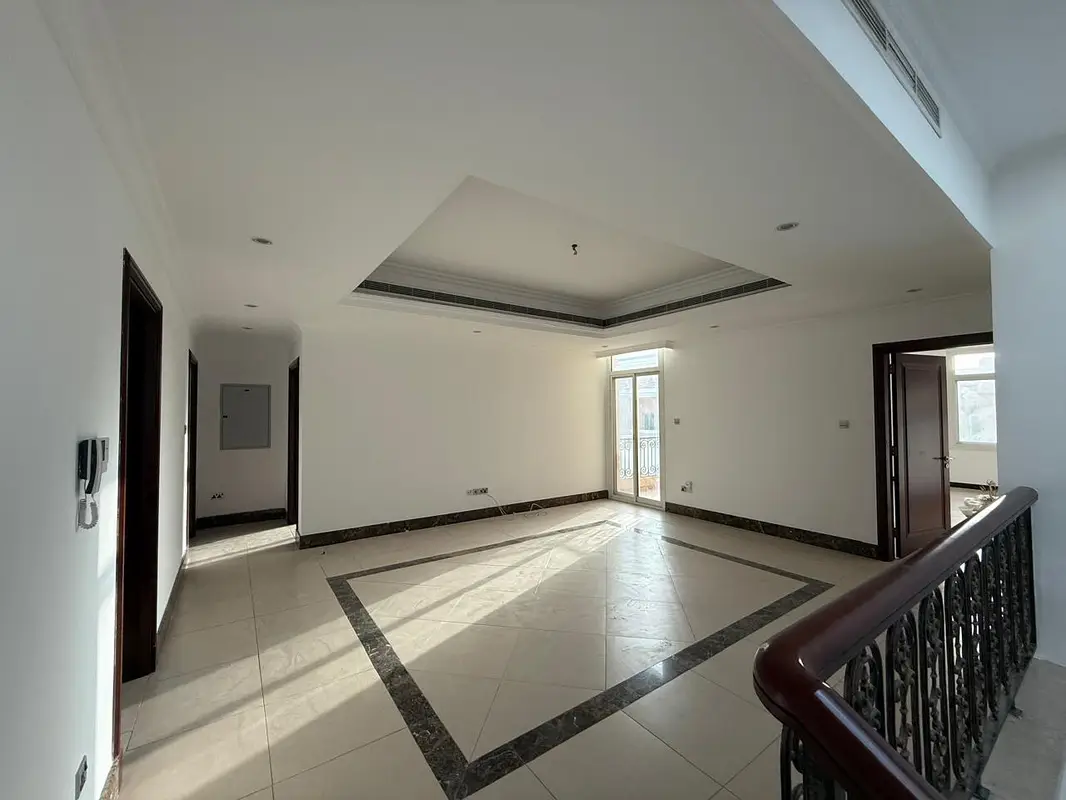 4 Bedroom Villa for Rent in Umm Suqeim