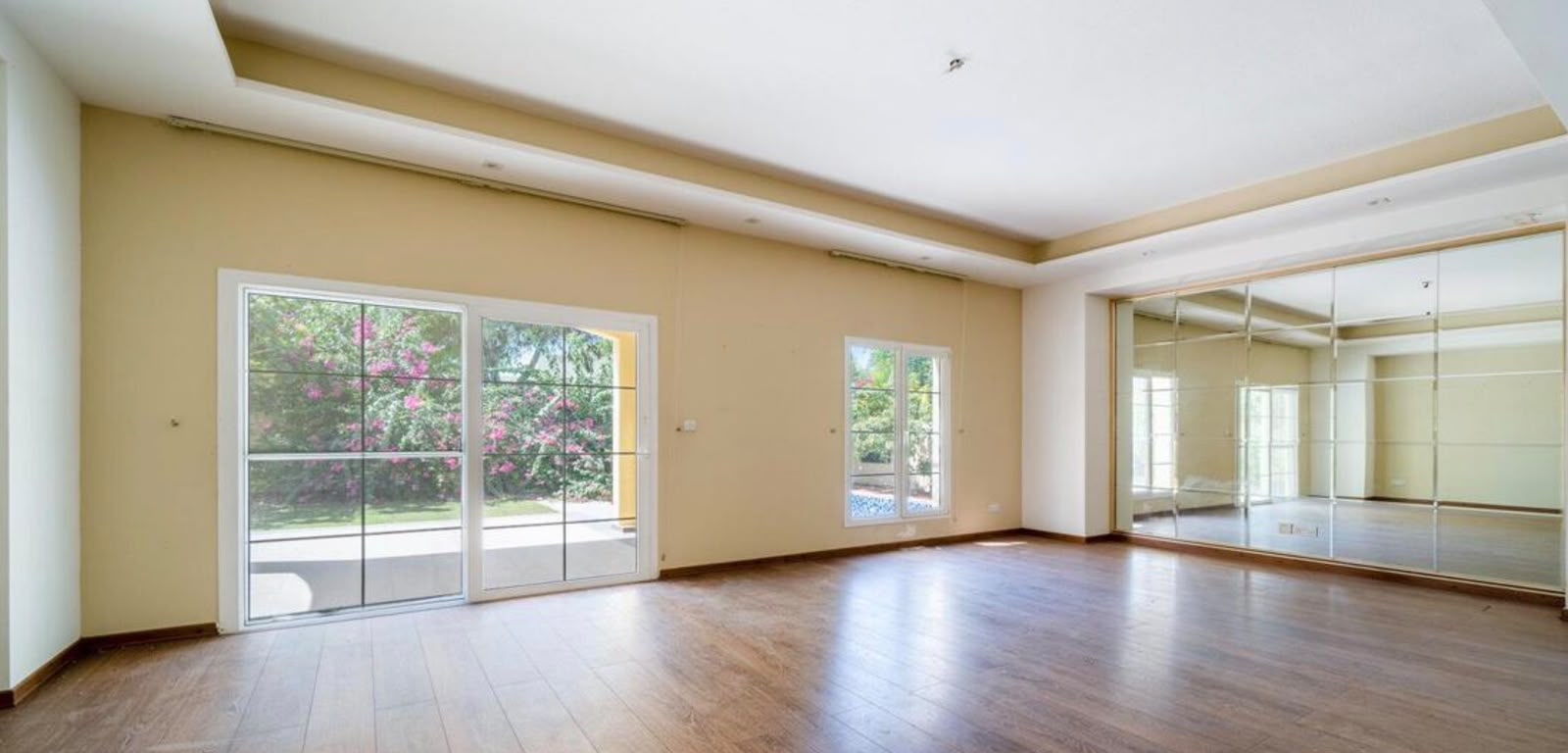 WhatsApp Image 2026-07-14 at 1.17.45 PM (2) Type 5 Villa for Sale in Meadows 1